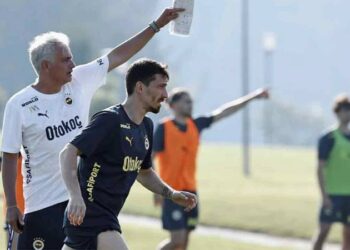 Sakatlık ve cezalı oyuncu olduğu takdirde belki oynayabilir