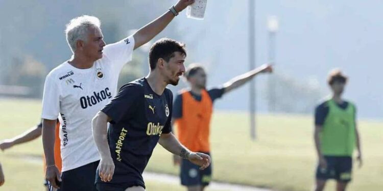 Sakatlık ve cezalı oyuncu olduğu takdirde belki oynayabilir