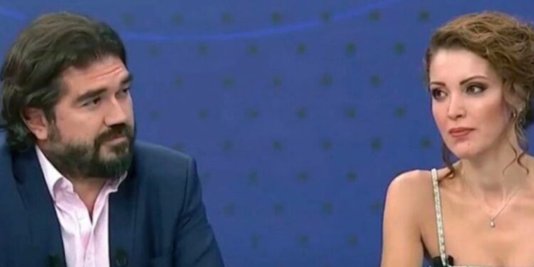 Salaksın, idiot, hizmetçi, öldün sen