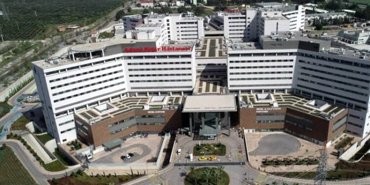 Şehir hastaneleri ihaleleri projeleri tamamlanmadan ihaleye çıkarıldı; 23 mühendis ve mimar sürüldü