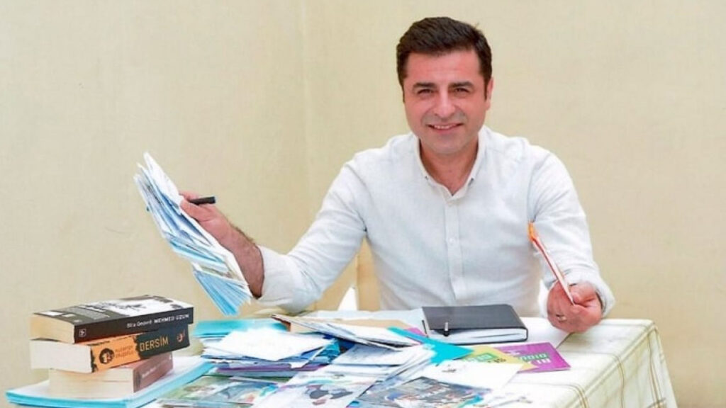 Selahattin Demirtaş'tan 'Arafta Düet'in Lansmanına Mesaj