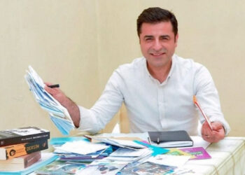 Selahattin Demirtaş'tan 'Arafta Düet'in Lansmanına Mesaj