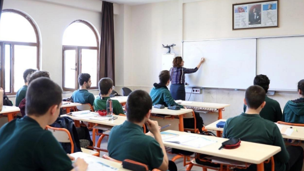 Sıralama Değişti! Türkiye'nin En İyi 10 Lisesi Belli Oldu