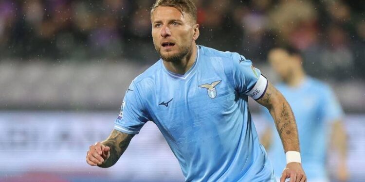 Sözleşmesi sürüyor, henüz bir teklif almadık