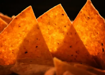 Süper Acılı Cips Yiyip Hastanelik Oldular