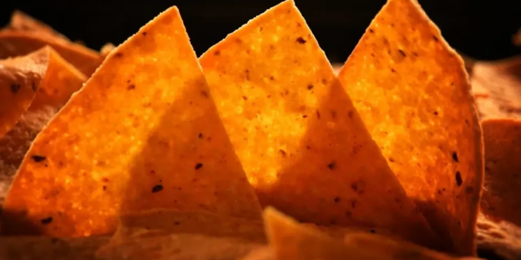 Süper Acılı Cips Yiyip Hastanelik Oldular