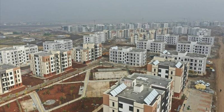 TOKİ'nin 2 Milyar TL'lik İhalesi, AKP'li Eski Bakanın Kardeşlerine Verildi