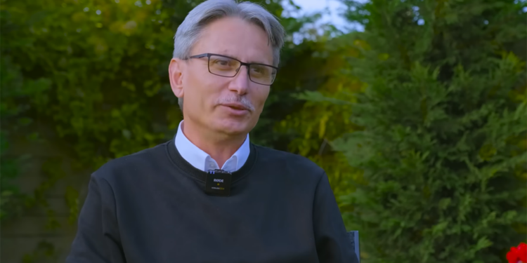 TUTUNANLAR | 5 yıl önce Almanya’ya gitti; önce dili öğrendi, şimdi devlet okulunda öğretmenlik yapıyor