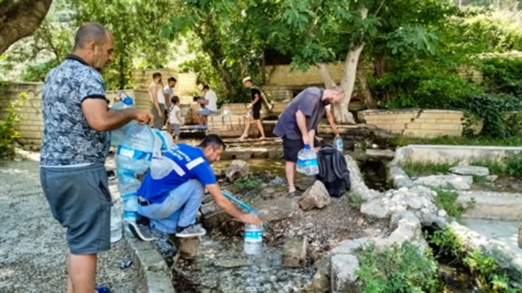 Teli Kesip Bakterili Suyu Kullanmaya Devam Ettiler