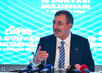 Temmuzda 60'lar; ağustosta 50'ler civarına inen bir enflasyonu bekliyoruz