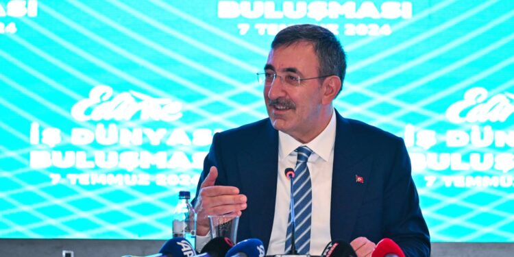 Temmuzda 60'lar; ağustosta 50'ler civarına inen bir enflasyonu bekliyoruz