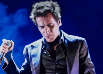 Teoman'dan Konser Anında Tepki Çeken Hareket