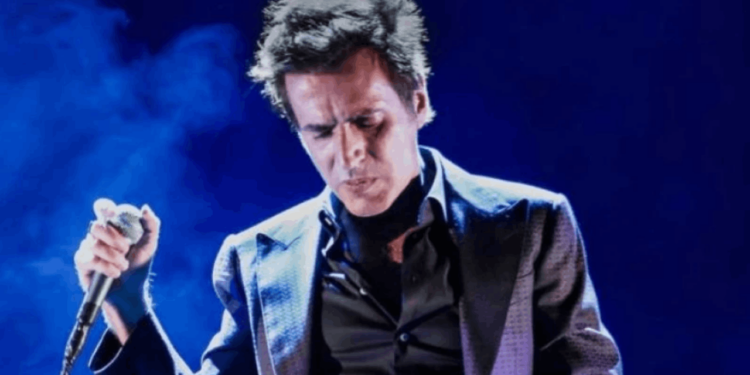 Teoman'dan Konser Anında Tepki Çeken Hareket