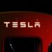 Tesla bazı üretim hatlarını durdurdu