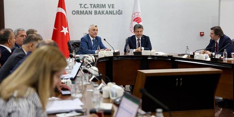 Ticaret ve tarım bakanlıklarından ortak "fahiş fiyat artışı ile mücadele" toplantısı