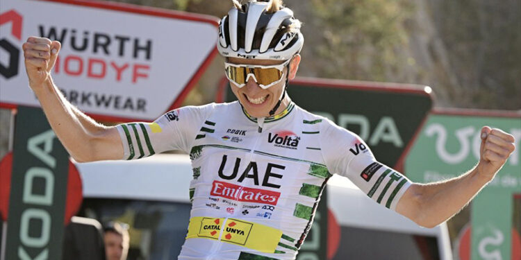 Tour de France'ın 14. etabını Tadej Pogacar kazandı