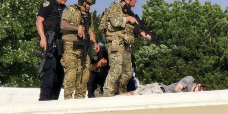 “Trump’a ateş açılan binada üç resmi keskin nişancı vardı”