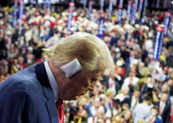 Trump’tan Gizli Servis’e tepki: Biri nasıl o çatıya çıktı, neden rapor verilmedi?