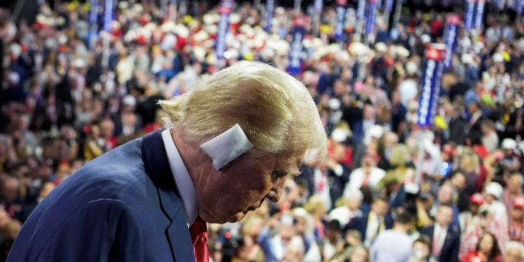 Trump’tan Gizli Servis’e tepki: Biri nasıl o çatıya çıktı, neden rapor verilmedi?