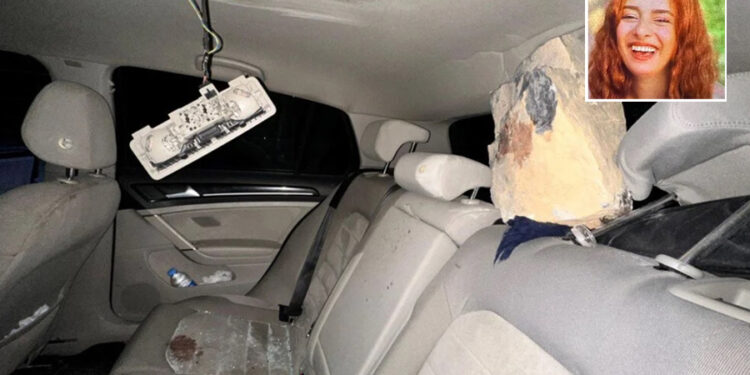 Tunceli’de dağdan kopan kaya otomobile isabet etti: 1 ölü, 2 yaralı