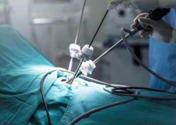 Türk Doktor Karın Zarından Vajina Yaptı