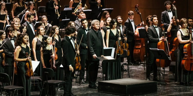Türkiye Gençlik Filarmoni Orkestrası'ndan AKM'de Konser