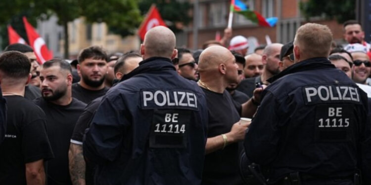 Türkiye-Hollanda Maçı Sonrası Gerginlik Devam Ediyor