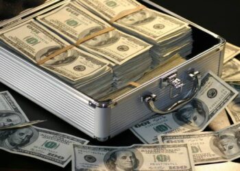 Ülke değiştiren 1.1 milyon milyoner yeni yerlerini arıyor