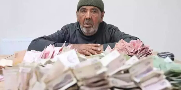 Üzerinde 10 bin 780 TL bulunan vatandaş dilenci değil