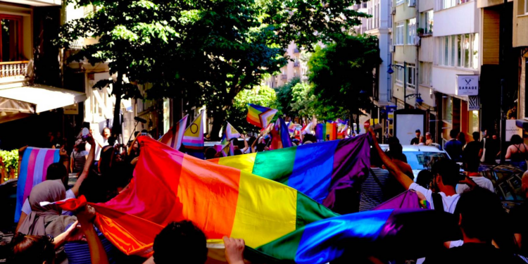 Valilik ve kaymakamlık kararlarıyla yürüyüş engellendi; 23 kişi gözaltına alındı