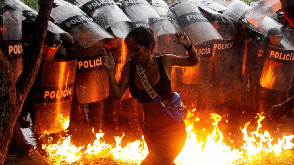 Venezuela seçim sonucu, soru işaretleri yarattı: 'Tanımayan' Latin Amerika ülkeleriyle kriz eşliğinde protestolar patlak verdi