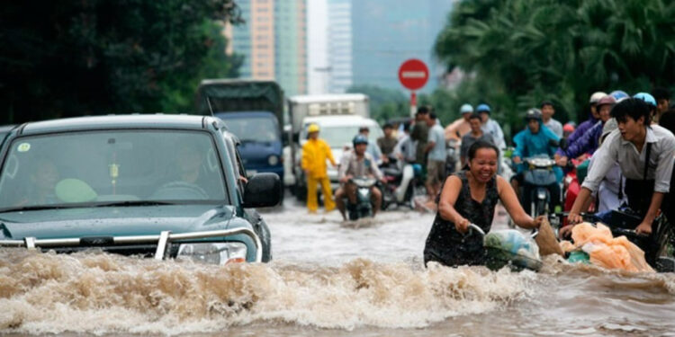 Vietnam'da Sel Felaketi! 7 Kişi Hayatını Kaybetti
