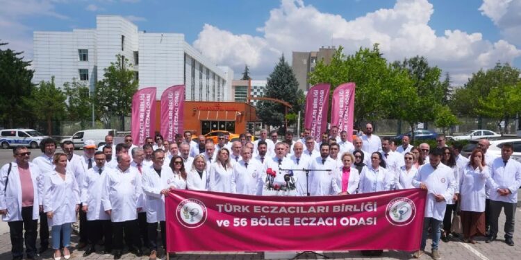 Yeni fakülteler açmayın, eğitimi ticari kaygılardan arındırın
