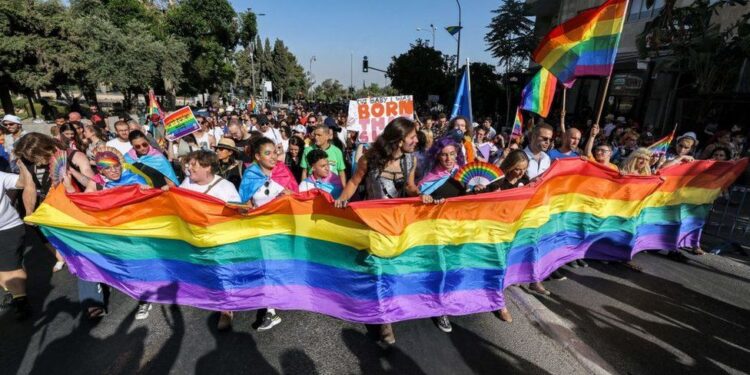 Yürüyüş, bir gün önce Bornova'da yapıldı