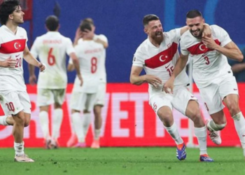 ‘Bizim Çocuklar’ yarı final peşinde