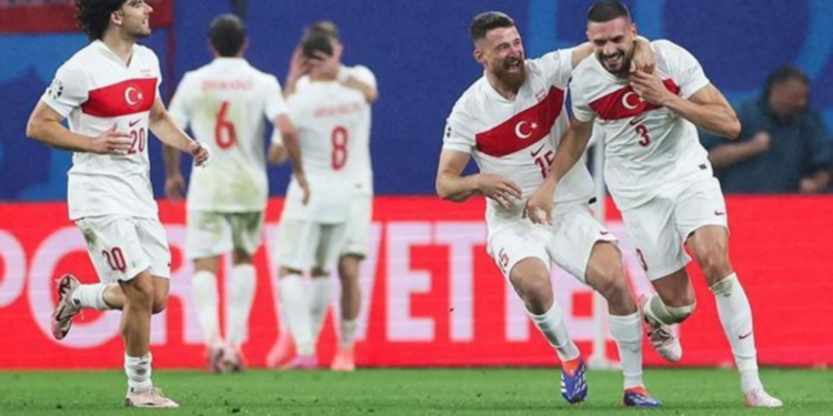 ‘Bizim Çocuklar’ yarı final peşinde