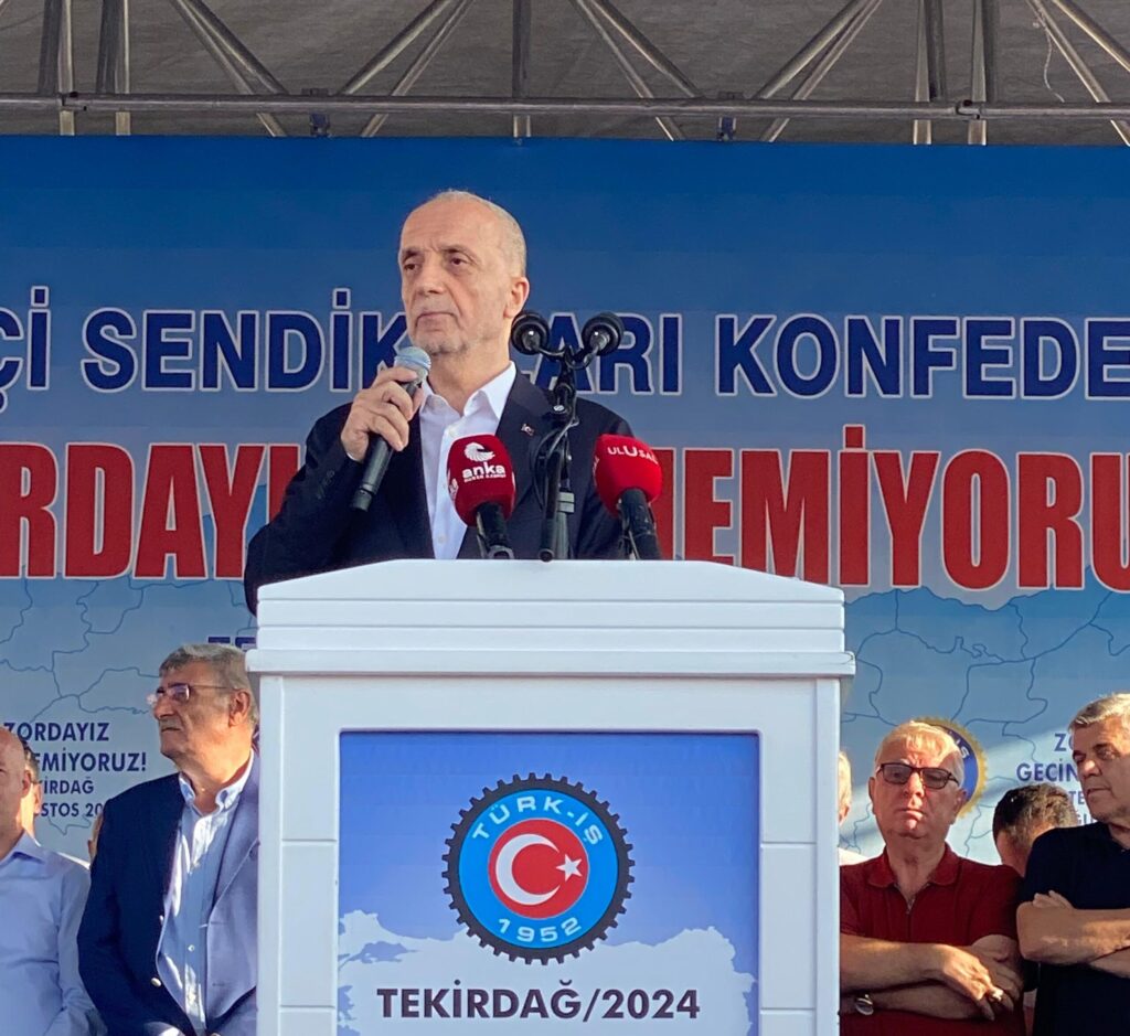 ‘Geçinemiyoruz’ mitinginde Türk-İş başkanı Ergün Atalay’a istifa çağrısı