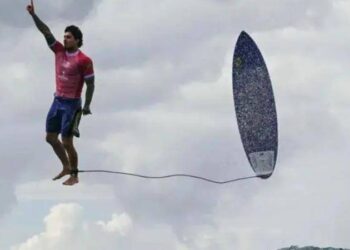 2024 Paris Olimpiyatları'nda viral olan sörf fotoğrafı nasıl çekildi?