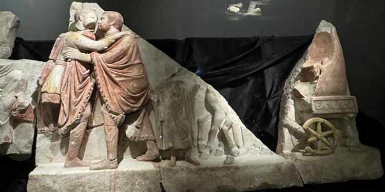 23 Yıl Sonra İlk Kez! Roma İmparatorlarının Kucaklaşma Sahnesi Ziyarete Açıldı