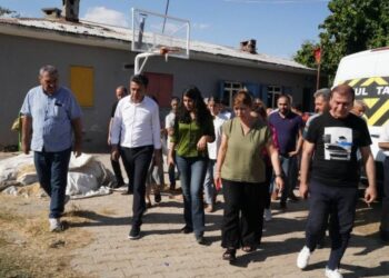 DEM Parti ve Amed Çocuk Ağı’ndan kayıp Narin’in ailesine ziyaret