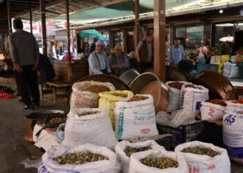 Köylü Pazarı’nda da satış yok: Üretici emeğinin karşılığını alamıyor