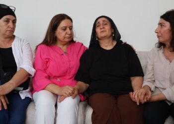 Kadınlardan Narin’in ailesine dayanışma ziyareti