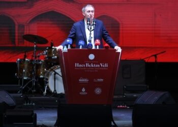Bakırhan Hacı Bektaş-ı Veli’de: Dergahı gerçek sahiplerine teslim edin