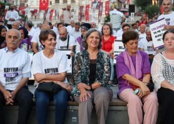 Şişhane Nöbeti’nde konuşan Kışanak: Bu irade kendine sahip çıkmaktır
