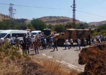 Yurttaşlar direndi, DEDAŞ ve askerler geri çekildi