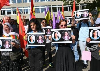 İsviçre’de gazeteciler için eylem