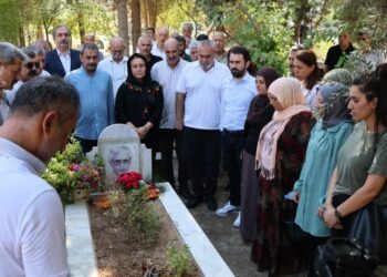 Gazeteci Hüseyin Deniz mezarı başında anıldı