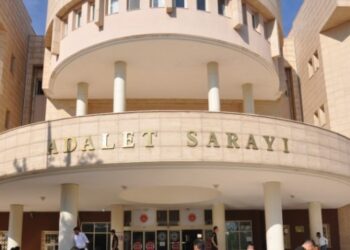 Kına gecesinde başına örtülen yeşil, sarı, kırmızı yazma suç sayıldı