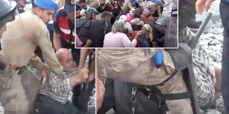 7 kişi darbedilerek gözaltına alındı
