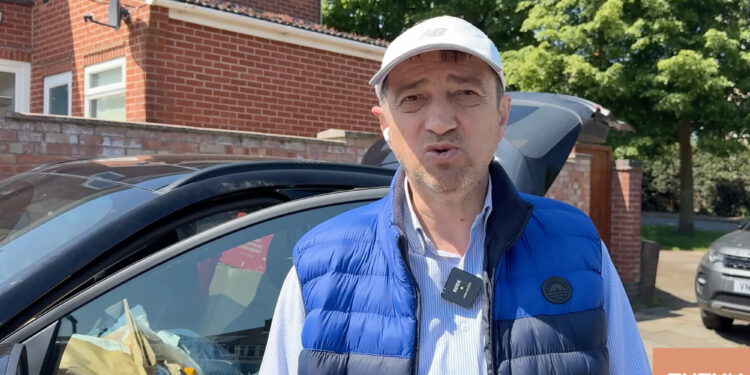 7 yıl önce İngiltere’ye göç etti; şirket kurdu, onlarca mülteciye iş kapısı açıldı